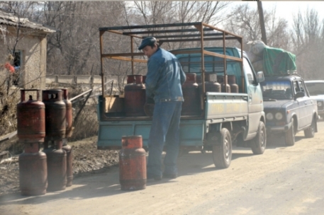 Жители Кызыл-Агаша не получили обещанную от властей помощь