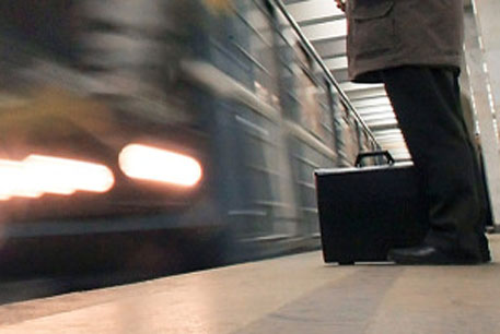 В московском метро человек упал под поезд
