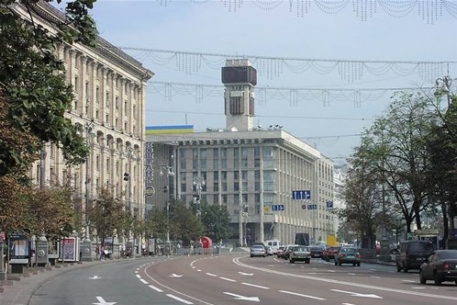 Бомбу в административном здании Киева не обнаружили