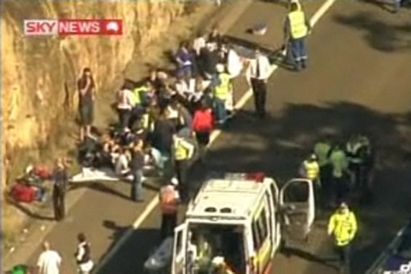 Автобус с австралийскими школьниками попал в аварию на трассе