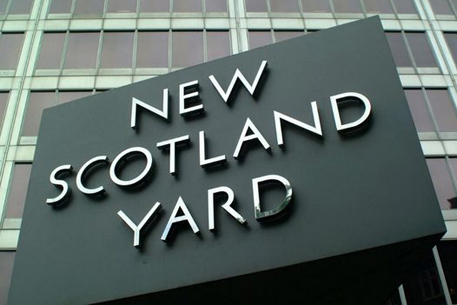 Британских детективов обучат искать преступников через Facebook