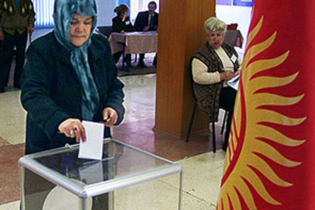 Более половины кыргызов проголосовали на выборах
