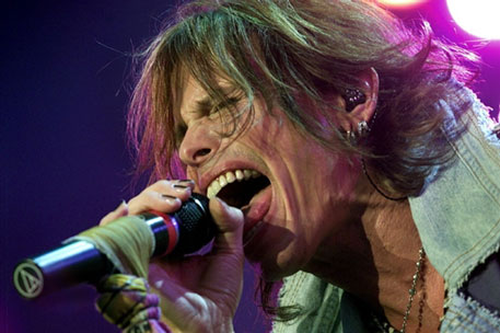 Из-за травм Тайлера Aerosmith отменила концерты в Канаде 
