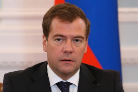 Медведев предложил ввести налог за простаивание сельхозугодий