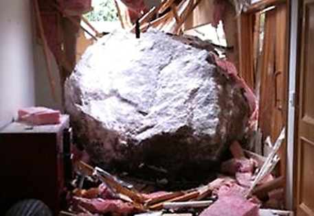 "Рожденный" землетрясением в Новой Зеландии огромный валун продан на аукционе