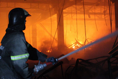 При пожаре в Днепропетровске пострадали восемь человек