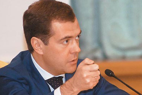 Медведев потребовал наказать виновных во взрывах на "Распадской"