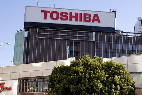 Toshiba выпустит в сентябре автономный зарядник 
