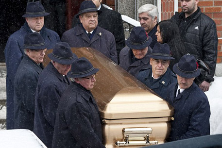 Сына главаря канадской мафии похоронили в золотом гробу