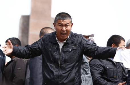Референдум по новой конституции Киргизии пройдет 27 июня