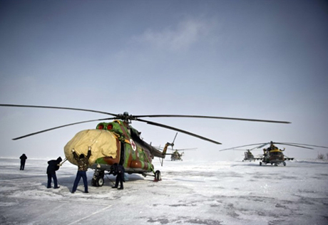 Капсула с экипажем "Союза ТМА-М" благополучно приземлилась в Казахстане
