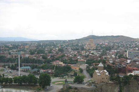В Тбилиси обрушилась девятиэтажка