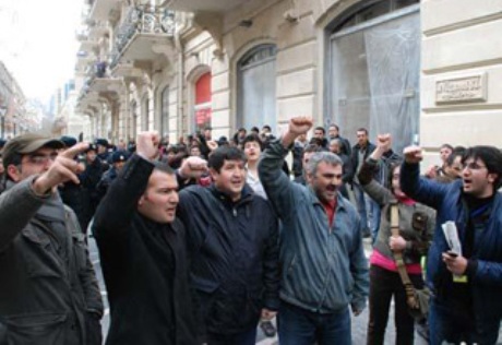 Полиция Баку разогнала митинг оппозиции