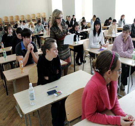 Российским выпускникам разрешили переносить ЕГЭ из-за религии