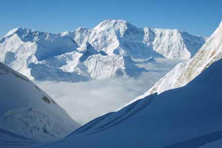 При спуске с пика Победы погибли трое российских альпинистов