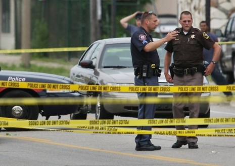 В Мичигане мужчина расстрелял семерых и взял двух заложников