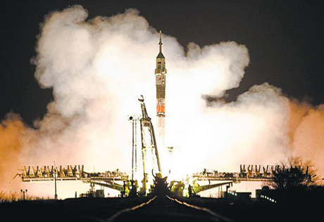 Полеты кораблей "Союз" с Байконура к МКС отложили на 2012 год