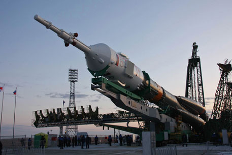 "Союз ТМА-17" с новым экипажем пристыковался к МКС