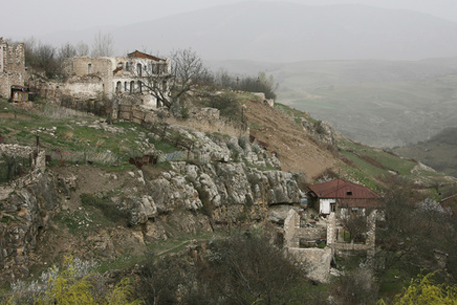 Из-за перестрелки в Нагорном Карабахе погибли пять человек