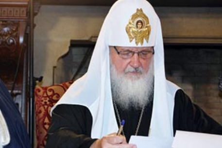 Казаки и националисты Украины подрались из-за патриарха