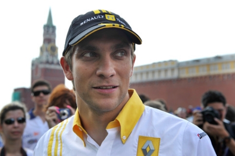 Петров выступит за футбольную сборную гоночных звезд