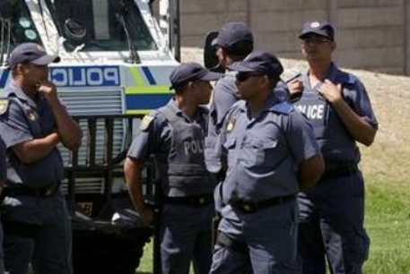 Полицейские в ЮАР нашли труп в холодильнике с мороженым