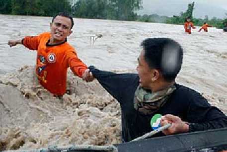 Жертвами тайфуна "Мэги" на Филиппинах стали 10 человек