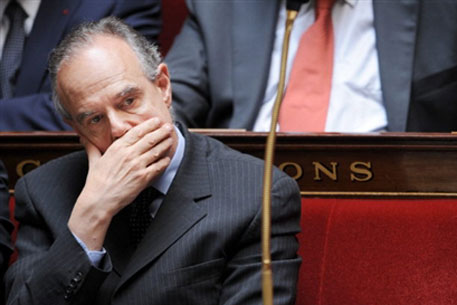 Французы потребовали отставки практиковавшего секс-туризм министра