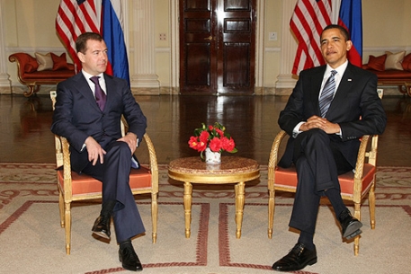 Медведев и Обама обсудят ситуацию по СНВ