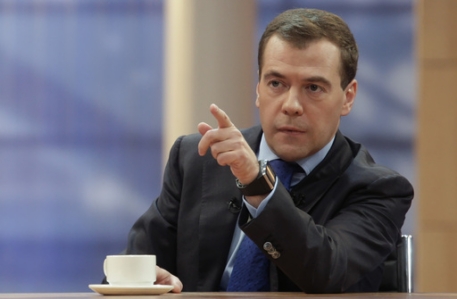 Медведев предложил смягчить наказание за экономические преступления
