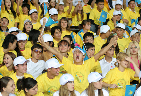 Назарбаев на предстоящих выборах сделал ставку на молодежь