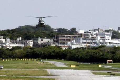 Из-за военной базы США распалась правящая коалиция Японии