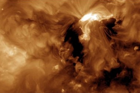 NASA представило первые изображения Солнца сверхвысокого разрешения