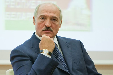 Лукашенко пожаловался на "блогера Медведева"