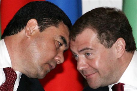 Медведев помирит "Газпром" с Туркменией