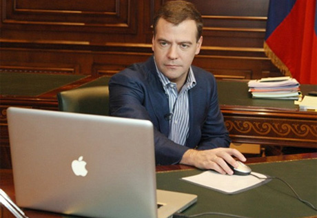 На виртуальный прием к Медведеву попадет каждый россиянин