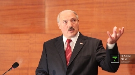 Лукашенко пообещал "шандарахнуть" по зачинщикам забастовок