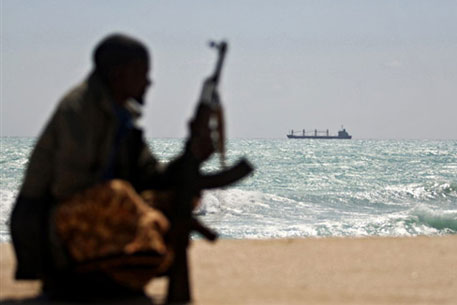 Сомалийские пираты "заработали" за год 100 миллионов долларов
