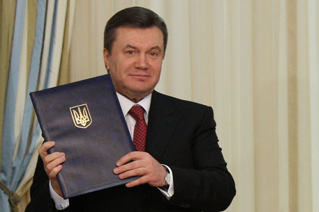 Виктор Янукович подписал соглашение по Черноморскому флоту