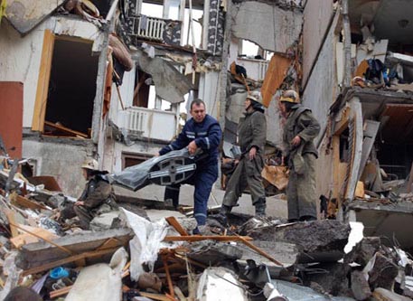 Во Владивостоке рухнула стена пятиэтажного дома