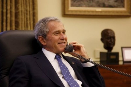Буш пытался "излучать ауру спокойствия" во время терактов 11 сентября