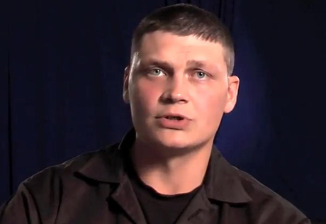 ВИДЕО: Осужденный за убийство чеченцев записал обращение к Путину
