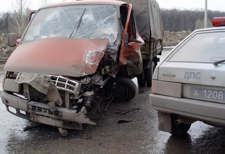 В России в ДТП с участием казахстанского грузовика погиб человек