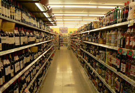 В Алматы магазинам алкогольной продукции поставлена оценка "удовлетворительно"