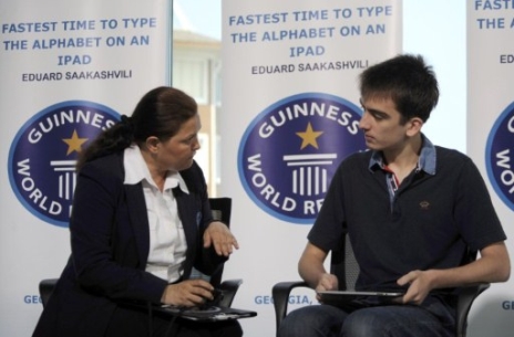 Сын Саакашвили вписал свое имя в Книгу рекордов Гиннесса благодаря iPad