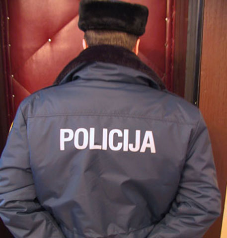 В Латвии до конца года уволят 700 полицейских