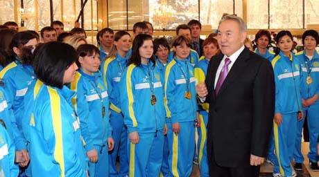 Казахстанские спортсмены поблагодарили Назарбаева за Азиаду