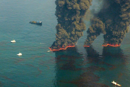 Объем нефти в аварийной скважине BP сократился