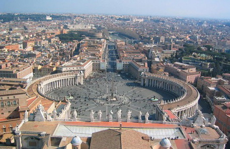 Банк Ватикана подозревают в финансовых махинациях