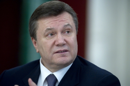 Янукович поручил подготовить изменения в конституцию